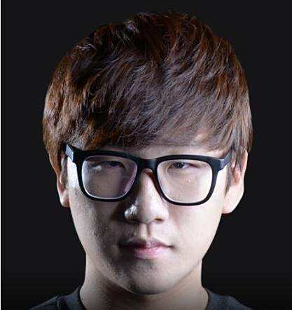 颜骏凌：夺冠的过程每年都不一样，4座中超冠军每一个都不同